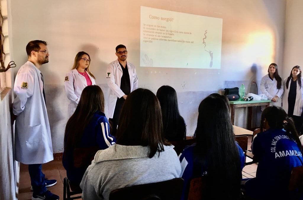 Estudiantes de Medicina aprenden en conversatorio sobre Minga Ambiental