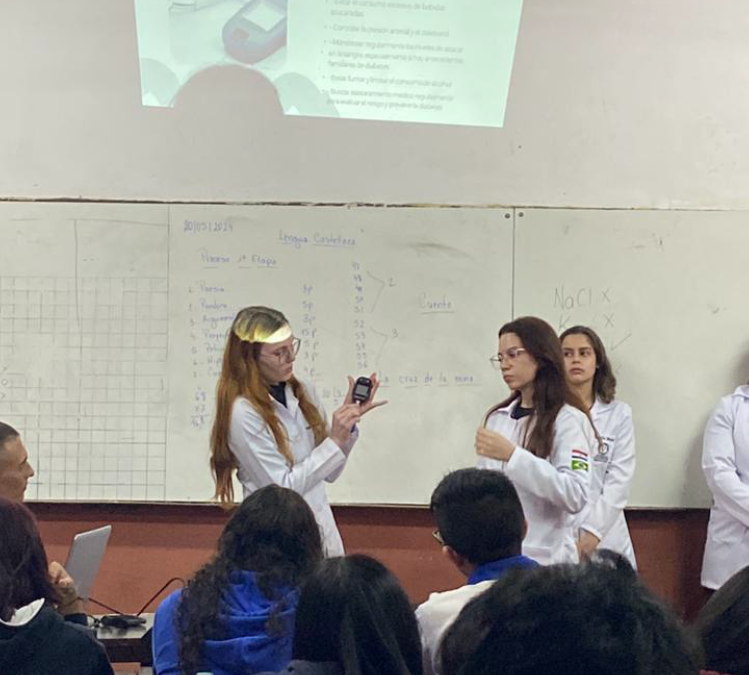 Charla Educativa, “Una clave para una vida saludable” llegó al colegio Dr. Raúl Peña