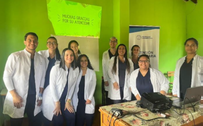 Estudiantes de Medicina Imparten Charla sobre Intoxicación por Domisanitarios