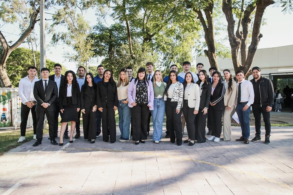 Universidad Americana rindió homenaje a las madres del Barrio Temporal Tacumbú con jornada de atención integral