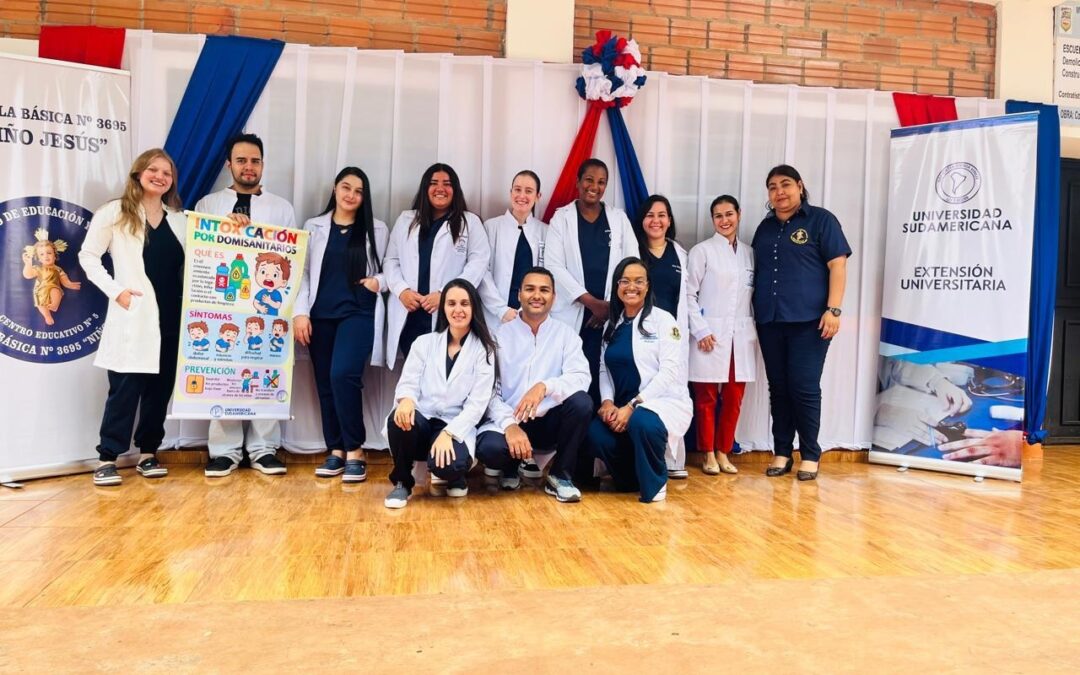 Estudiantes de Medicina concientizan sobre los riesgos de los domisanitarios en la salud